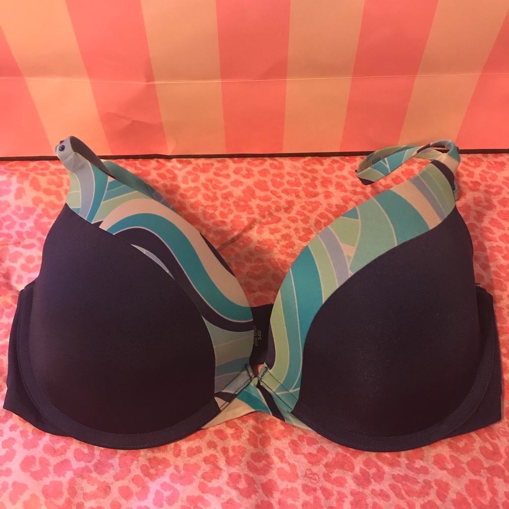 Victoria’s Secret Biofit Demi Uplift bra size 34D